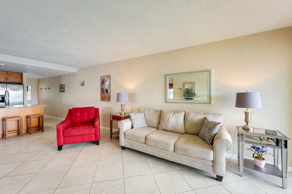 Walk to Beach! Treasure Island Gem w/ Water Views Apartment in Treasure Island