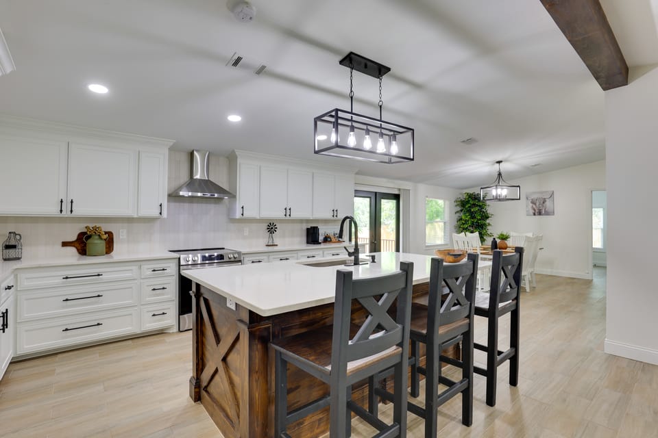 Family Retreat w/ Fire Pit & Fenced Yard, Sleeps 8 House in Tyler