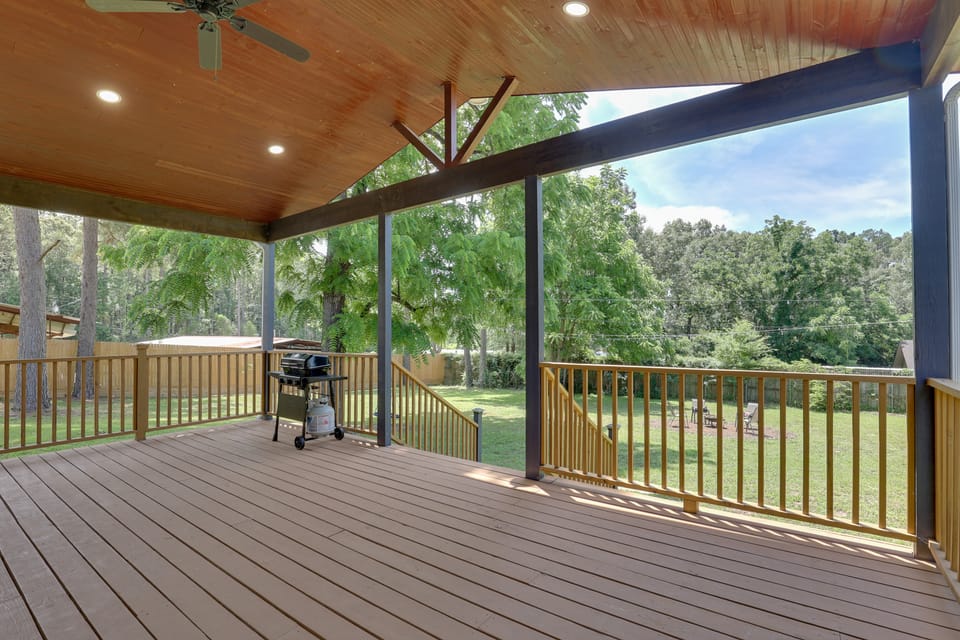 Family Retreat w/ Fire Pit & Fenced Yard, Sleeps 8 House in Tyler