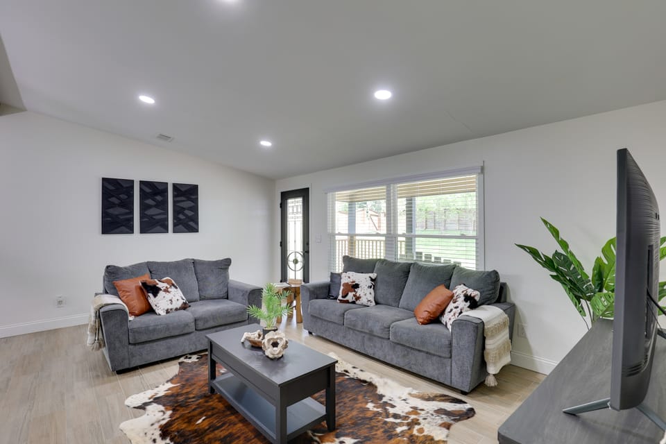 Family Retreat w/ Fire Pit & Fenced Yard, Sleeps 8 House in Tyler