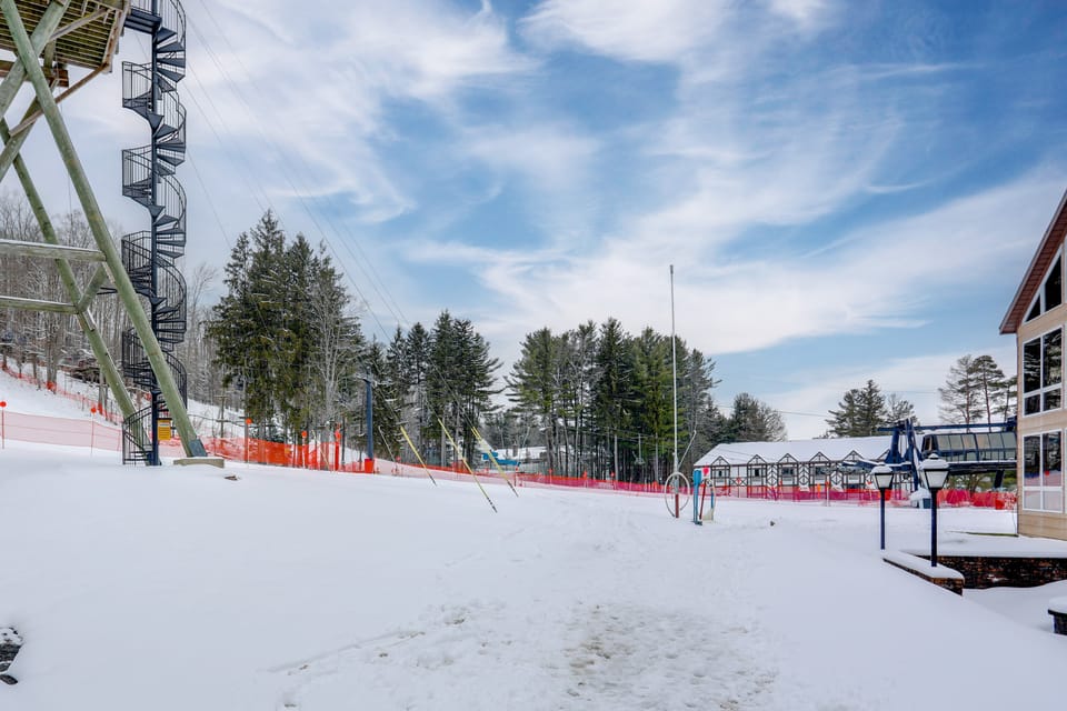 Walk to Golf Course! Clymer Summer Escape w/ Deck Apartment in Allegheny River