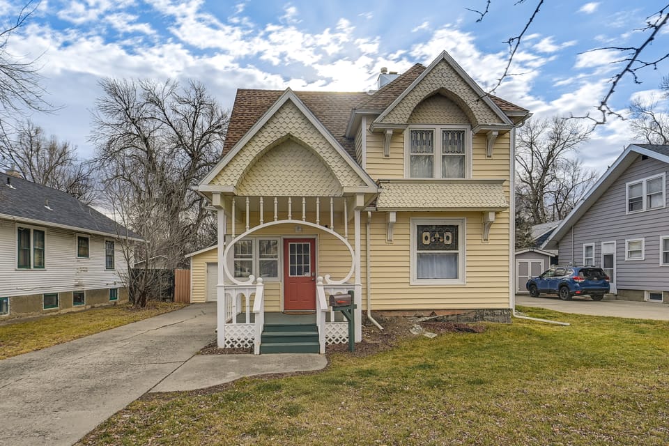 Walk to Everything! Historic Billings Home w/ Deck House in Billings