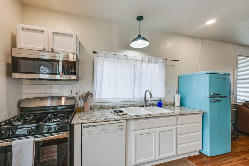 Walk to Everything! Historic Billings Home w/ Deck House in Billings