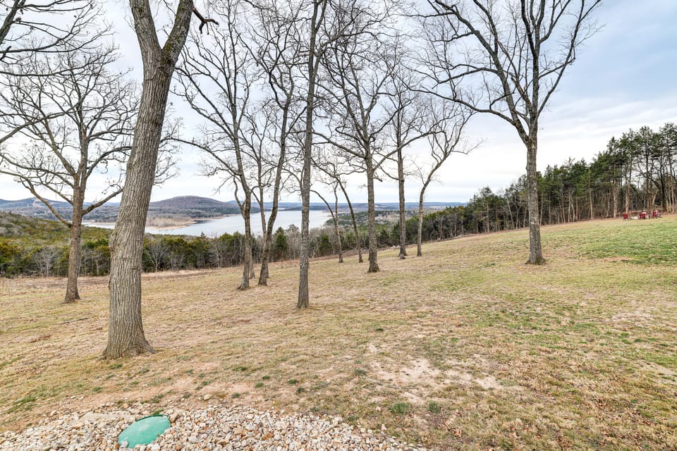 Stunning Views! Table Rock Lake Cabin Near Marina House in Shell Knob