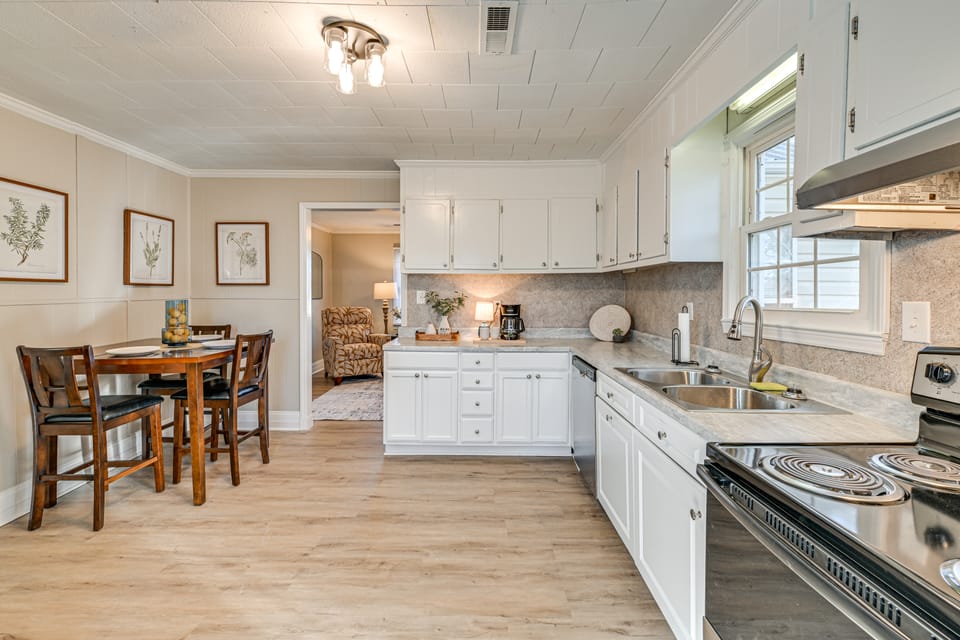 2 Mi to Uptown Lexington: Pet-Friendly Getaway! House in North Carolina