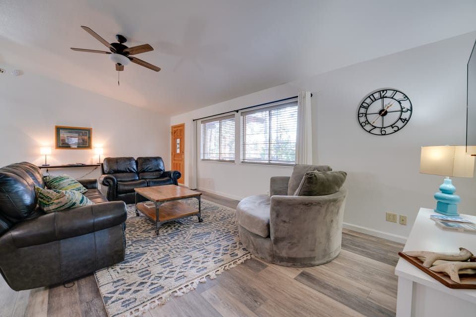 1 Mi to Lake Almanor! Northern Sierra Family Cabin House in Lake Almanor