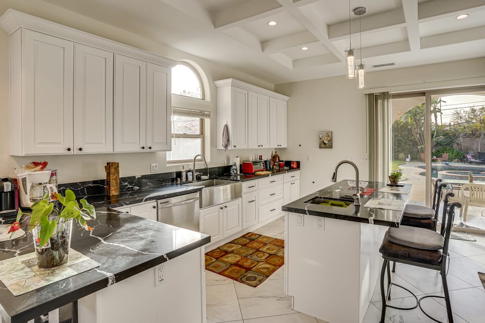 4 Mi to Dtwn Long Beach: Private Poolside Oasis! House in Long Beach