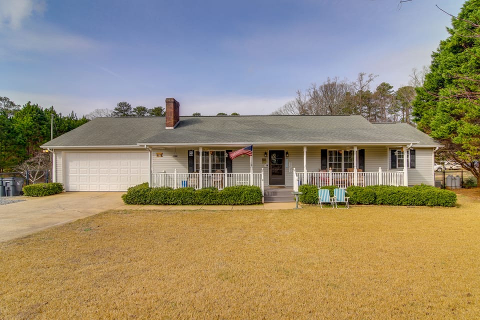 Country Living with Everything You Need Close By Apartment in Georgia