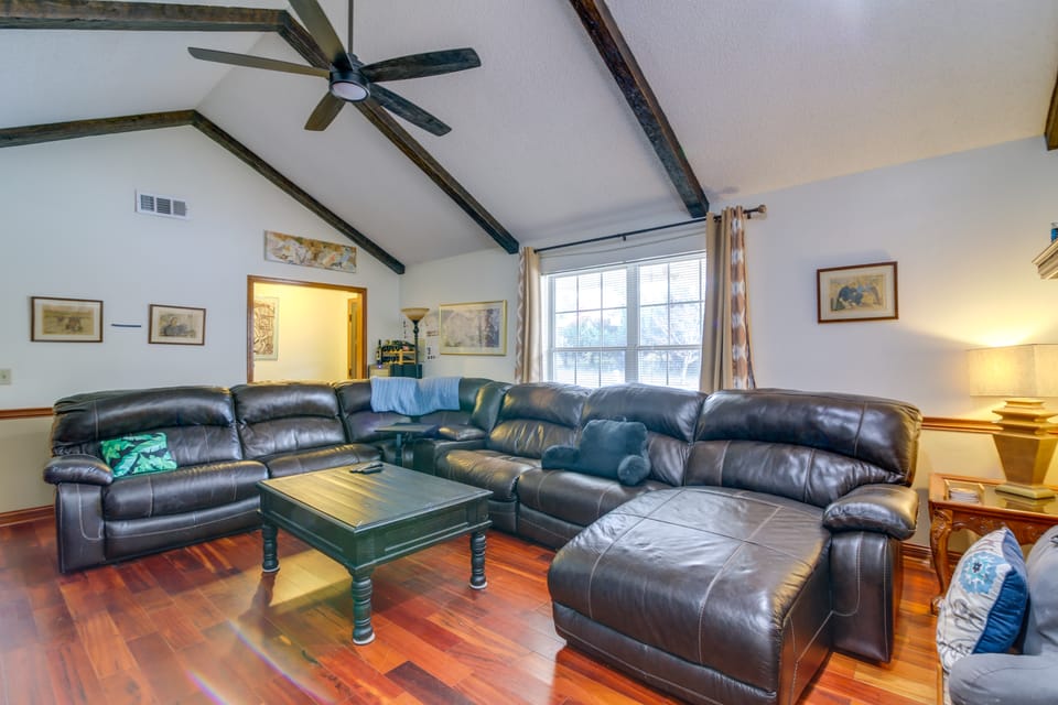 Country Living with Everything You Need Close By Apartment in Georgia