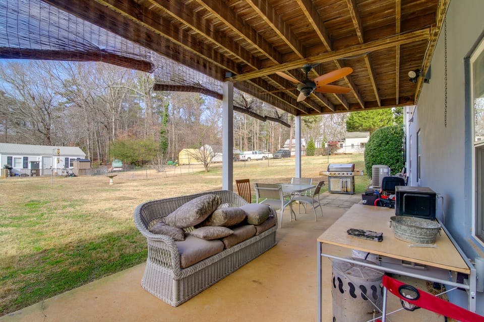 Country Living with Everything You Need Close By Apartment in Georgia