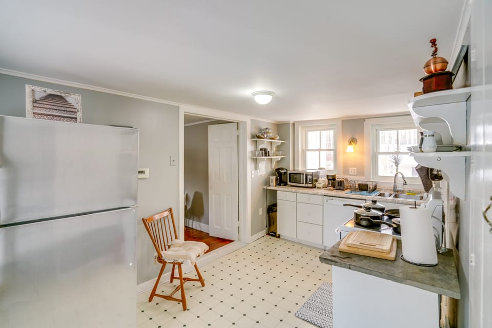 Historic Family Retreat on the AT & Housatonic! House in Lee