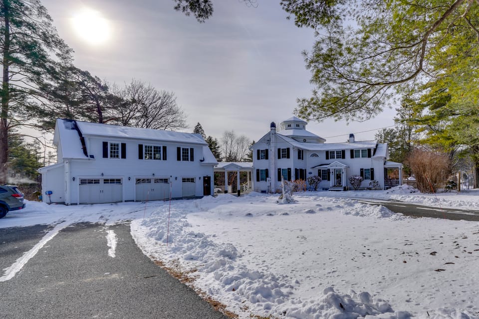 6 Mi to Tanglewood! High-End Lee Apartment Apartment in Lee