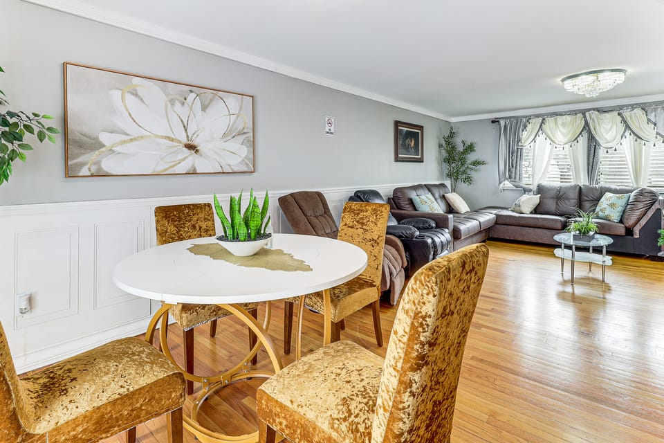 Remote-Work Ready: Family Home Near Pittsburgh House in Monroeville