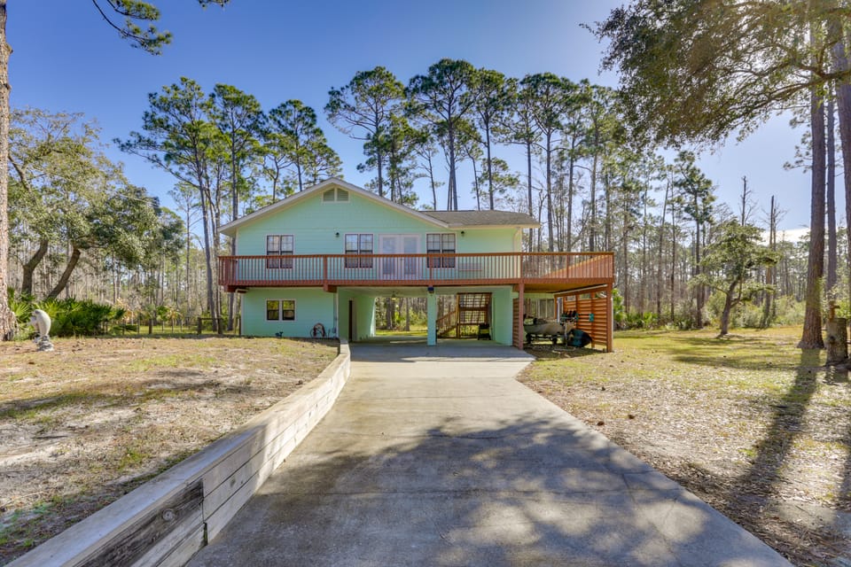 1/2 Mi to beach! Rural Home w/ Deck in Port St Joe House in Florida