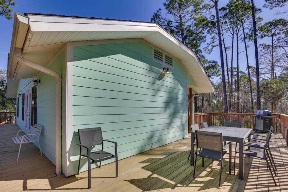 1/2 Mi to beach! Rural Home w/ Deck in Port St Joe House in Florida