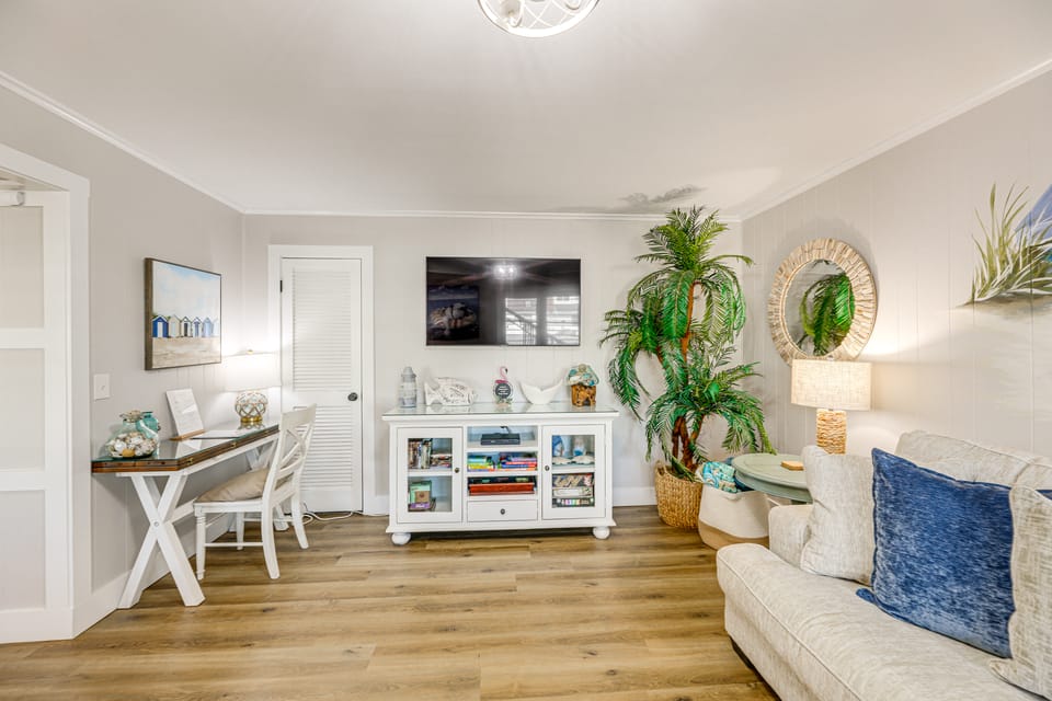 Walk to Everything! Ocean City Gem w/ Pool Access Apartment in Ocean City