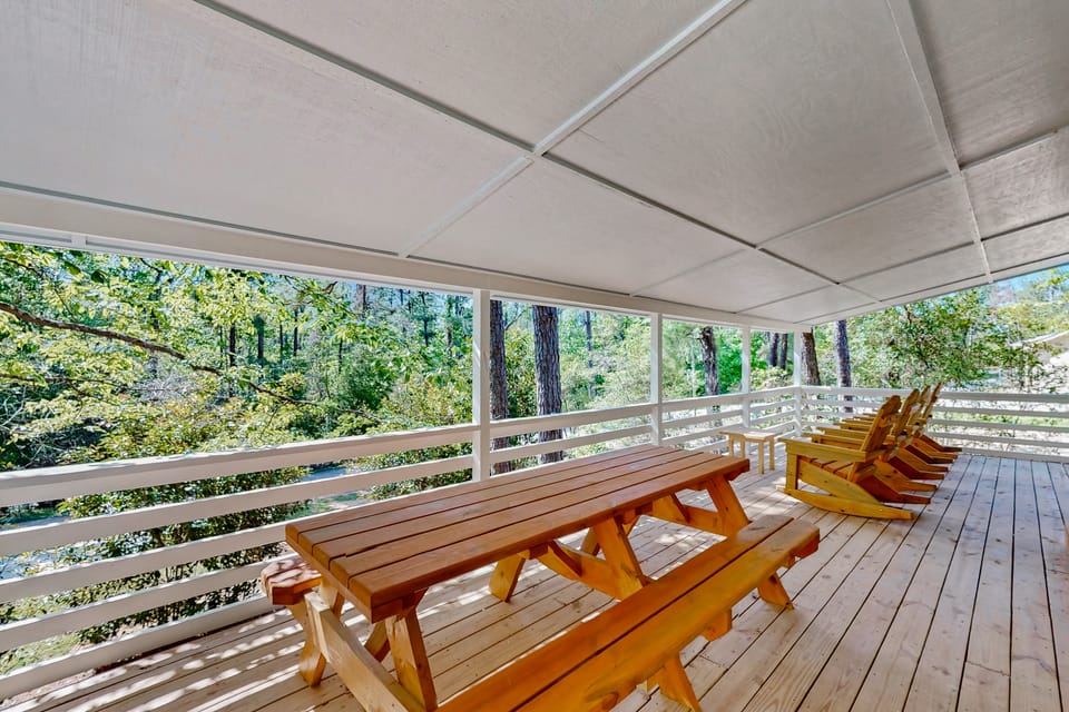 Modern Treehouse Vibes Close to Club and Lake House in Texas