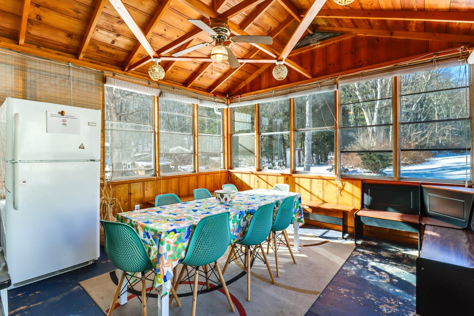 Year-Round Fun on Lake Sheridan! Home w/ Patio House in Pennsylvania