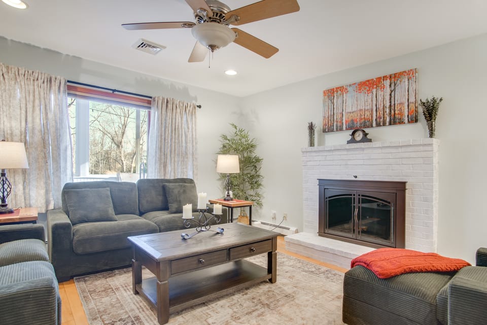 Walk to Sagamore Beach! Curated + Spacious Cottage Cottage in Sagamore Beach