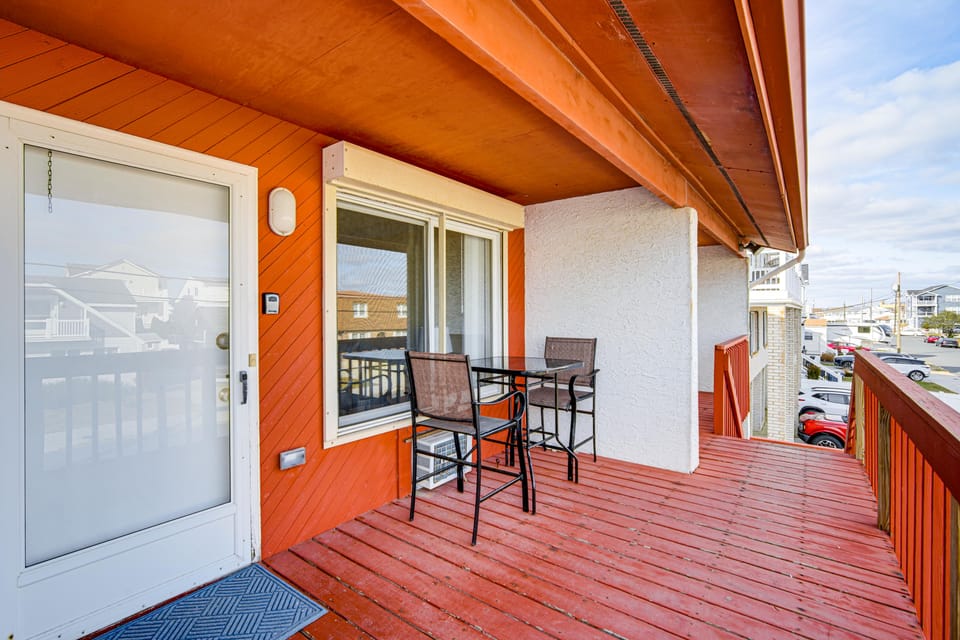 Steps to Sand & Surf! Couples Haven in Brigantine Apartment in Brigantine
