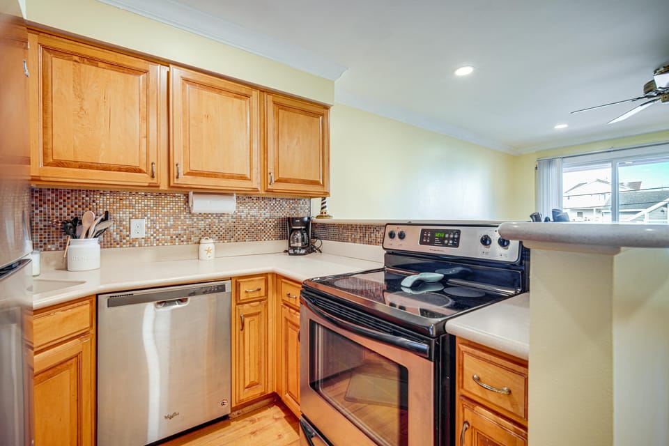 Steps to Sand & Surf! Couples Haven in Brigantine Apartment in Brigantine