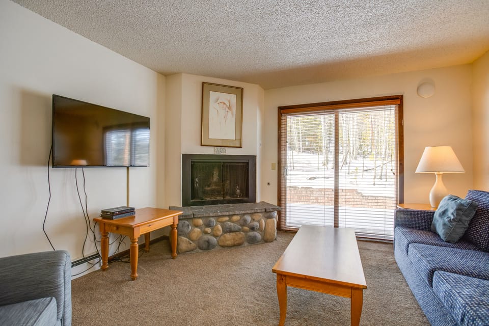 Heated Pool & Hot Tub! Winter Park Mtn Retreat Apartment in Fraser