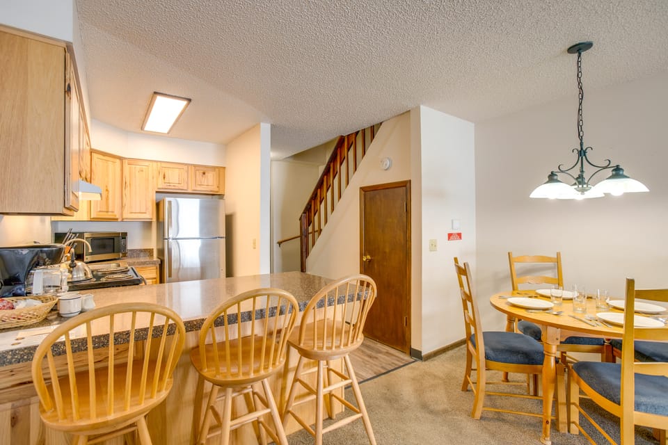 3 Mi to Winter Park Slopes! Unit w/ Pool & Hot Tub Apartment in Fraser