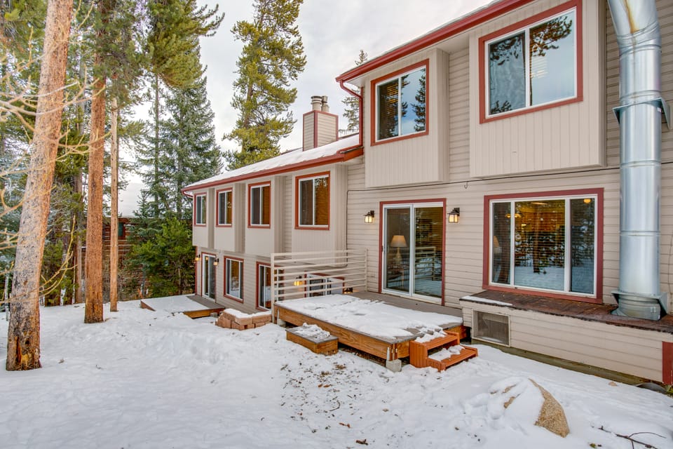 Heated Pool & Hot Tubs at Dtwn Winter Park Condo! Apartment in Fraser