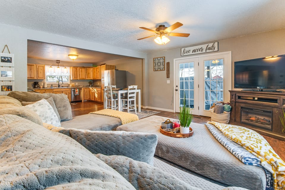 Bring Your Boat! Family-Friendly Gem on Grand Lake House in Ozark Mountains