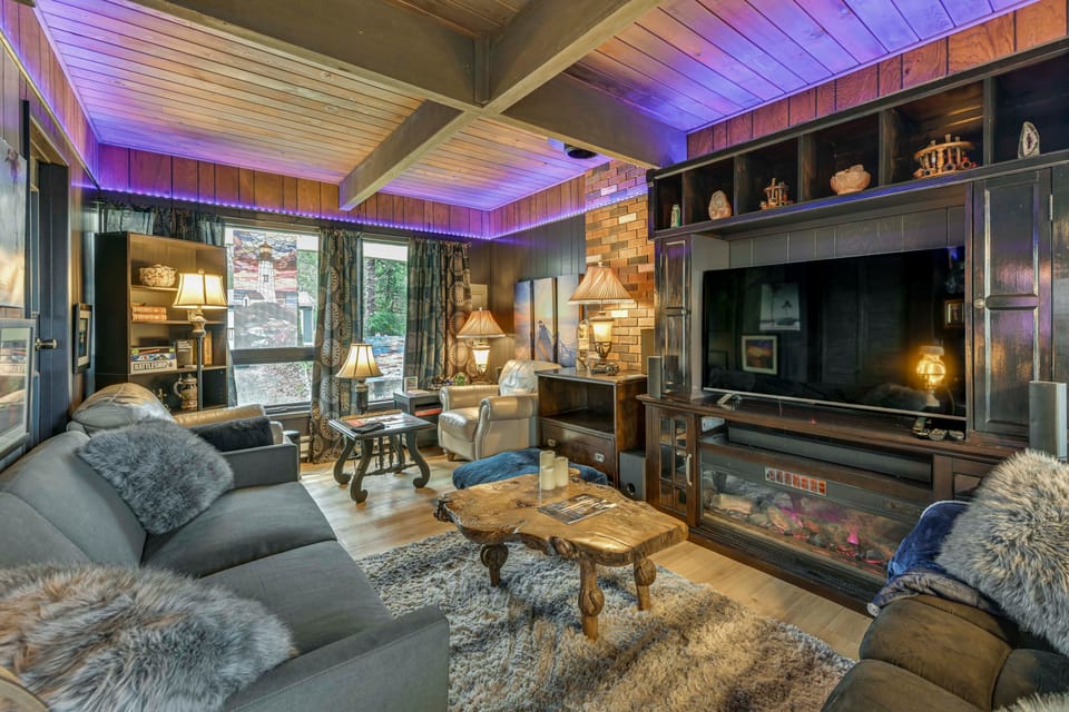 Private Hot Tub! A-Frame Hideaway By Oakland Bay House in Puget Sound