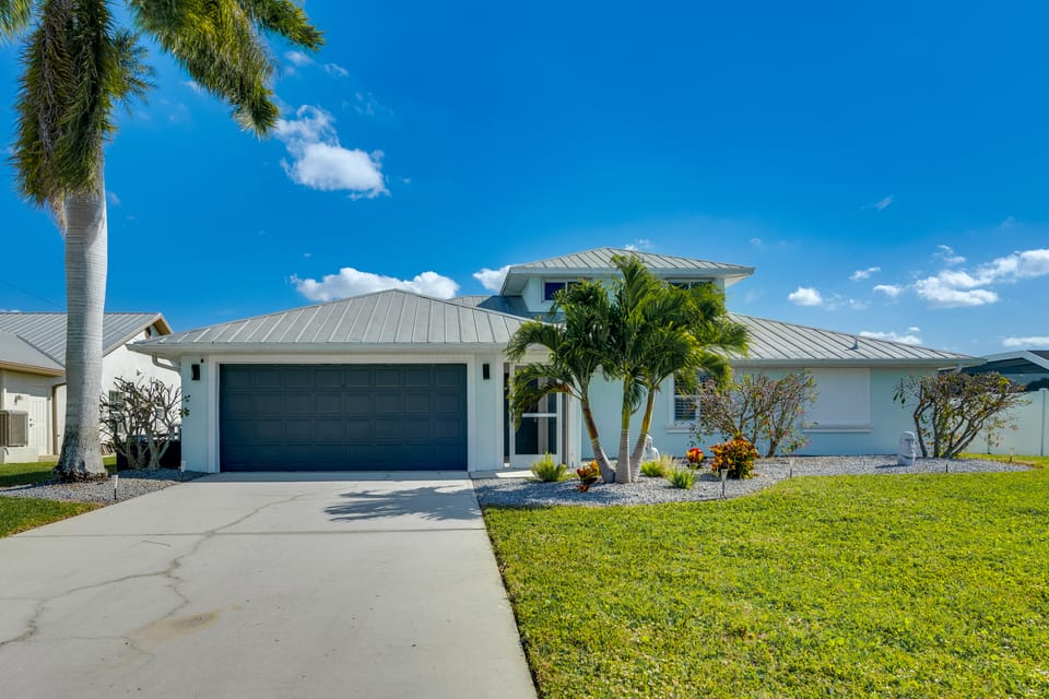 Waterfront Fun! Cape Coral Home w/ Heated Pool House in Cape Coral