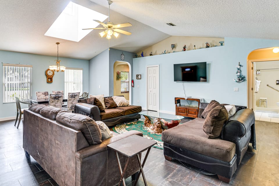 8 Mi to Flagler Beach! Family Getaway w/ Yard House in Palm Coast