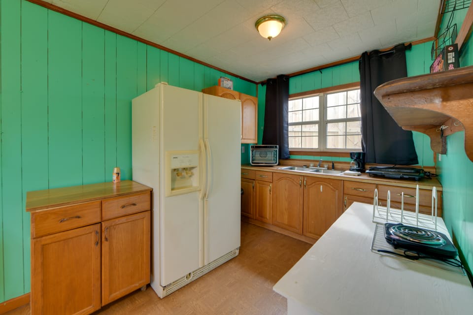 Couple’s Retreat w/ Dock Access on Lake Eufaula! Apartment in Alabama
