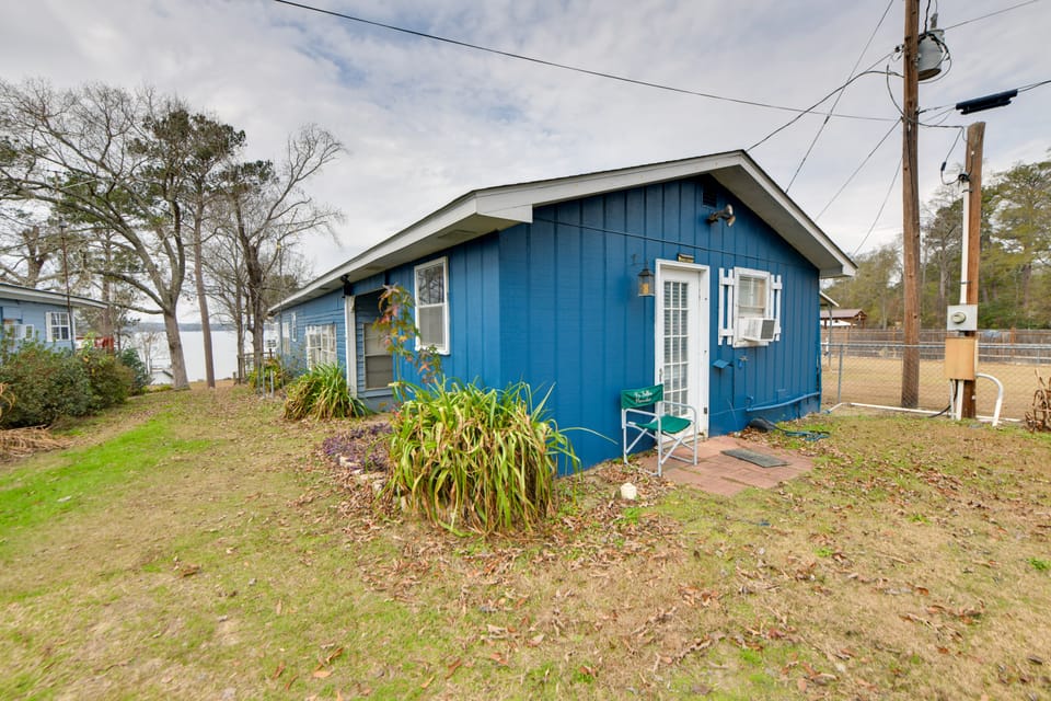 Dock Access On-Site: Peaceful Lake Eufaula Retreat Apartment in Alabama