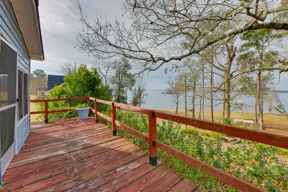 Angler’s Paradise: Lake Eufaula Escape w/ Views! House in Alabama