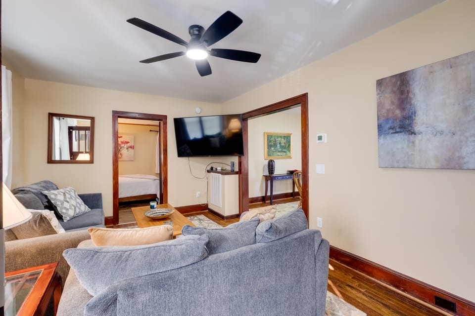 Walk to Main St & Campus! Dtwn Radford Home House in Virginia