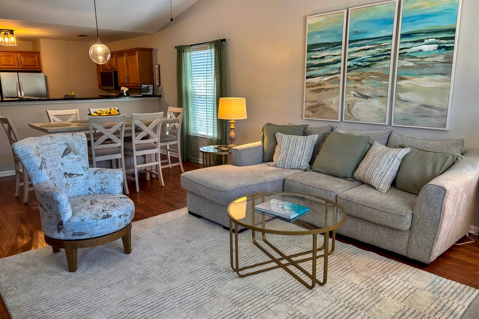 Pool & Hot Tub Access: True Blue Golf Resort Condo Apartment in South Carolina