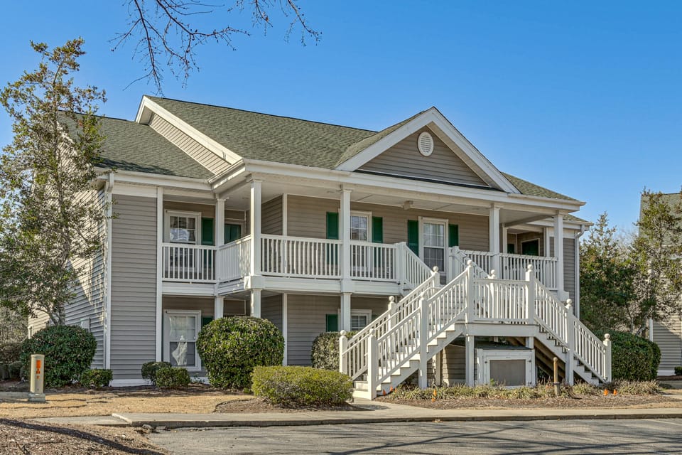 Pool & Hot Tub Access: True Blue Golf Resort Condo Apartment in South Carolina