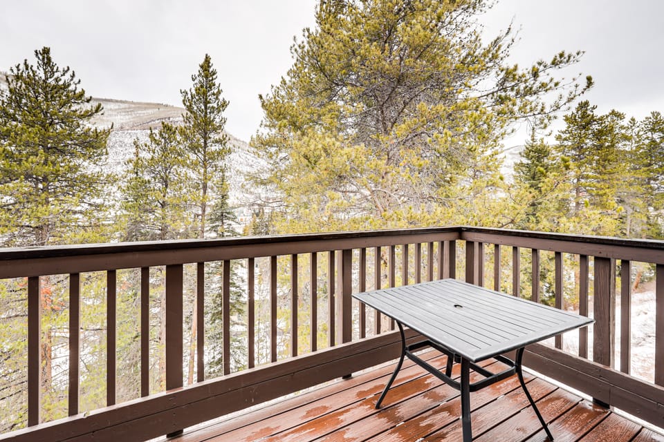 3 Mi to Vail Village: Classic Estate w/ Hot Tub! House in Vail