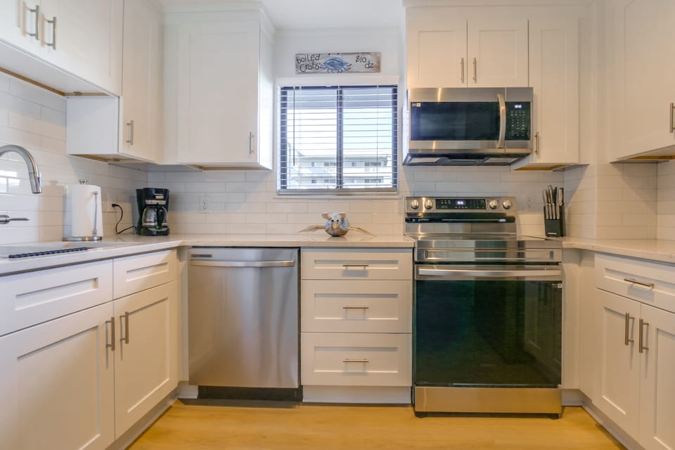 Boardwalk to the Beach! Hilton Head Resort Condo Apartment in Hilton Head Island