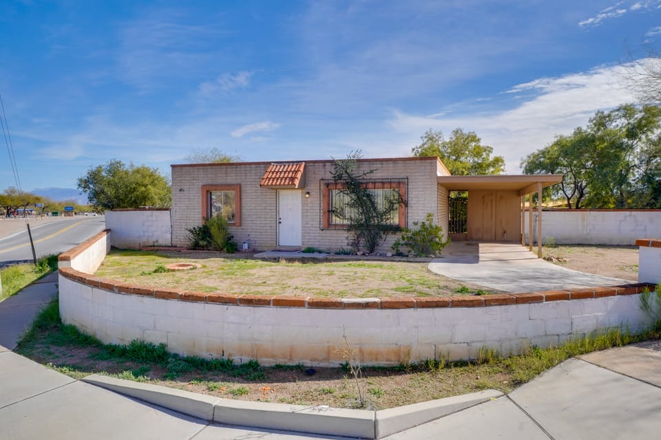 Hike, Golf & Dine: Tucson Retreat w/ Mtn Views! House in Tucson