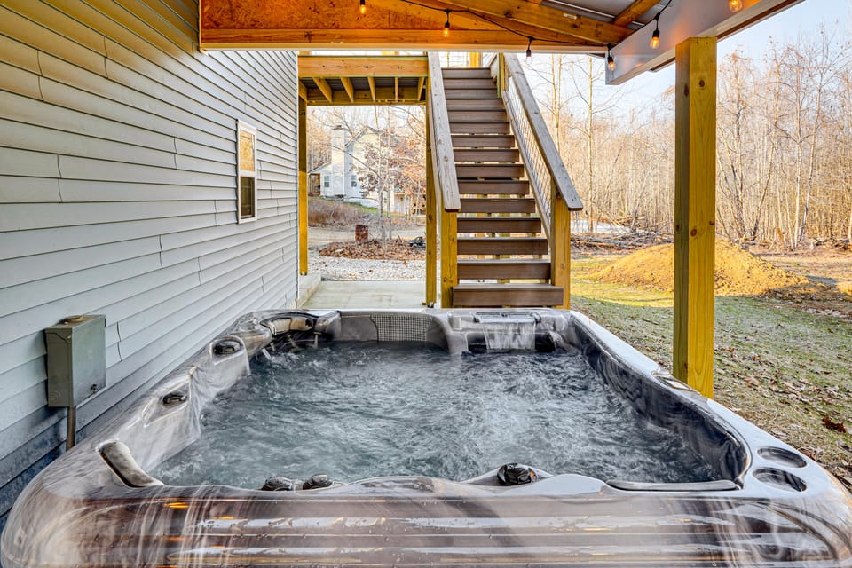 Peaceful Retreat w/ Hot Tub Near Lake Barkley! House in Lake Barkley