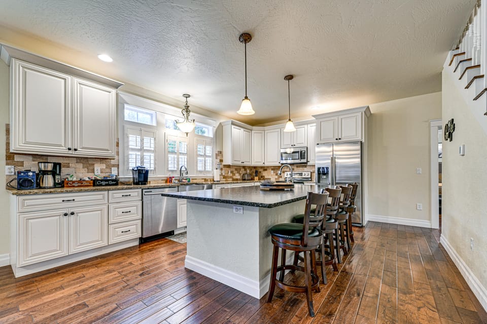 Limpy Creek Access! Family Retreat in Grants Pass House in Oregon