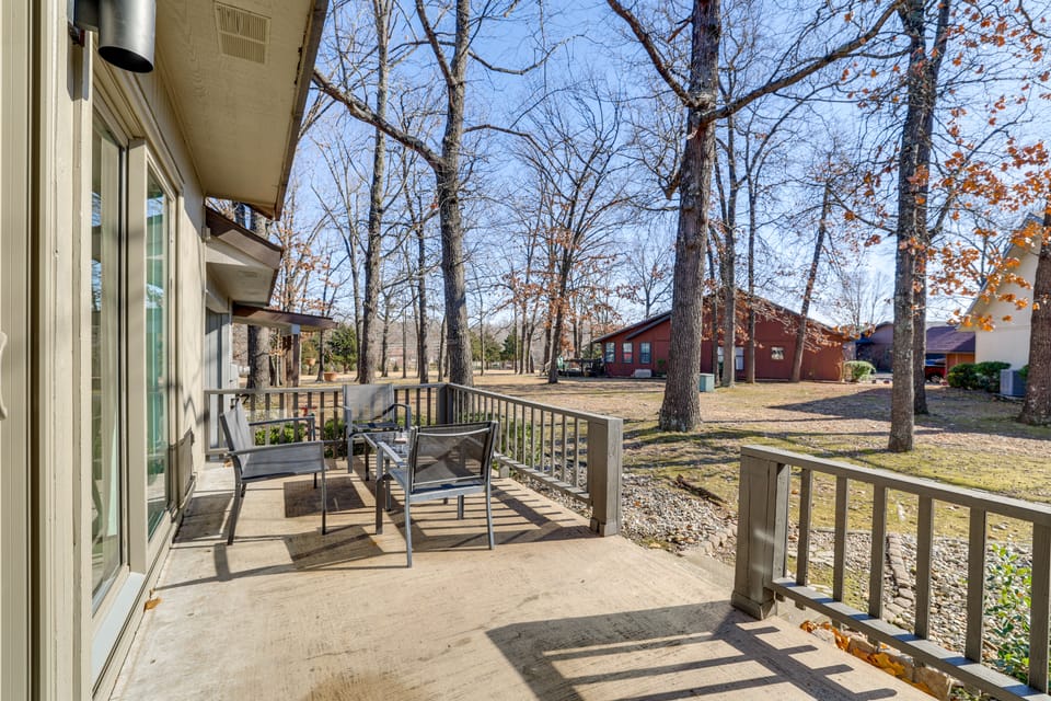 Bike, Golf & Explore: Quiet Bella Vista Retreat Apartment in Bella Vista