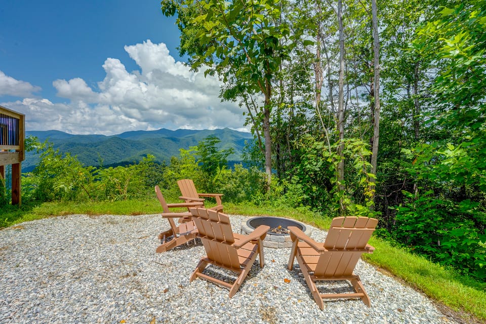 Mtn-View 'Hidden Falls' Cabin w/ Hot Tub & Deck House in North Carolina
