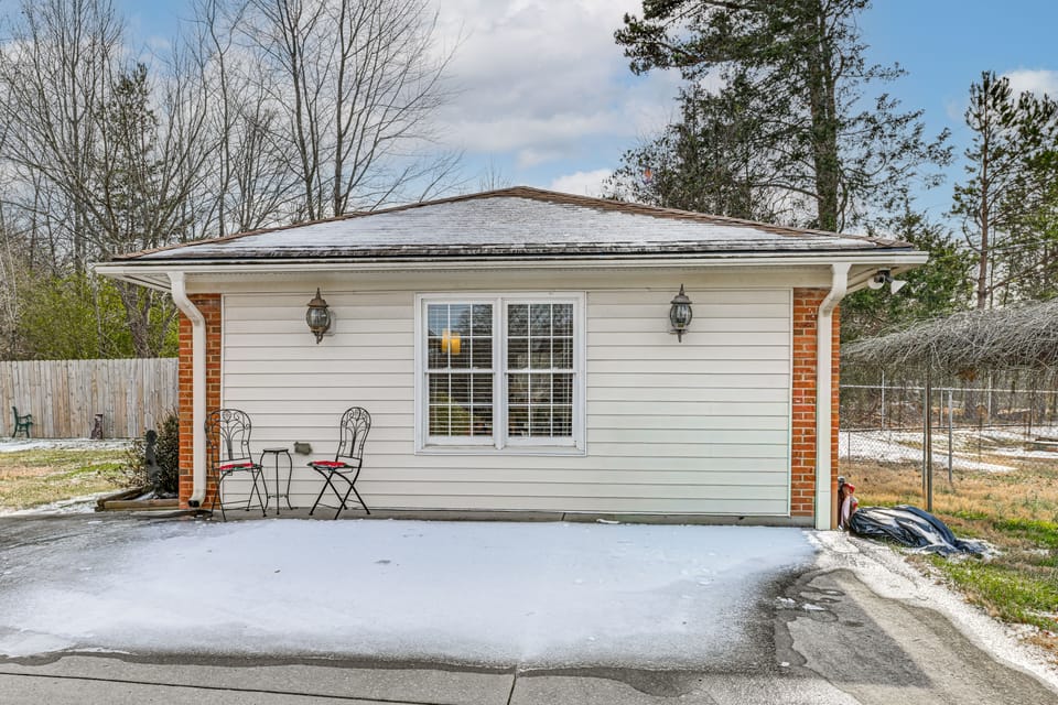 'AAG's Comfort Zone' Guesthouse 5 Mi to UNCC! House in Concord