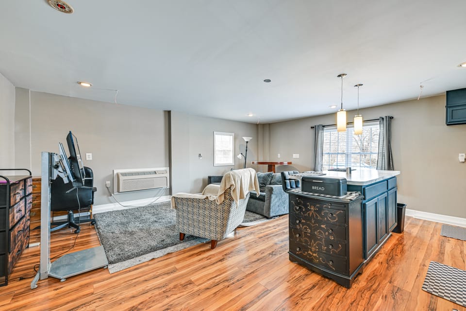 'AAG's Comfort Zone' Guesthouse 5 Mi to UNCC! House in Concord