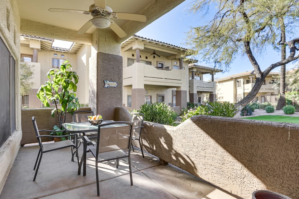 Snowbird Escape w/ Pool! 4 Mi to Kierland Commons Apartment in Scottsdale