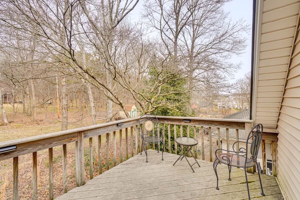 Knoxville Farmhouse Retreat! Easy Access to Town Apartment in Farragut