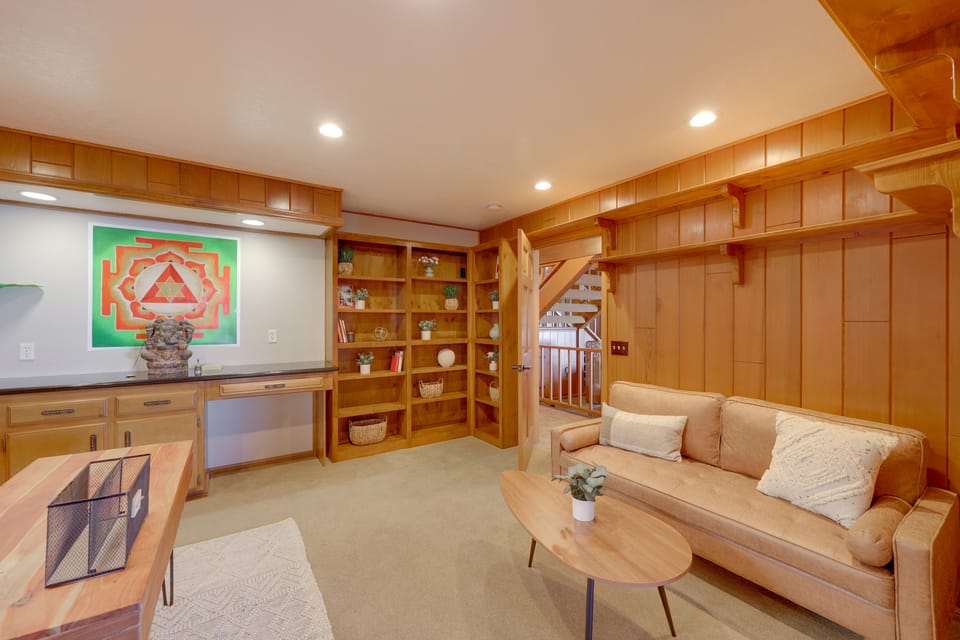 Mtn & Valley Views! Rimforest Lodge w/ Fireplace House in Rimforest